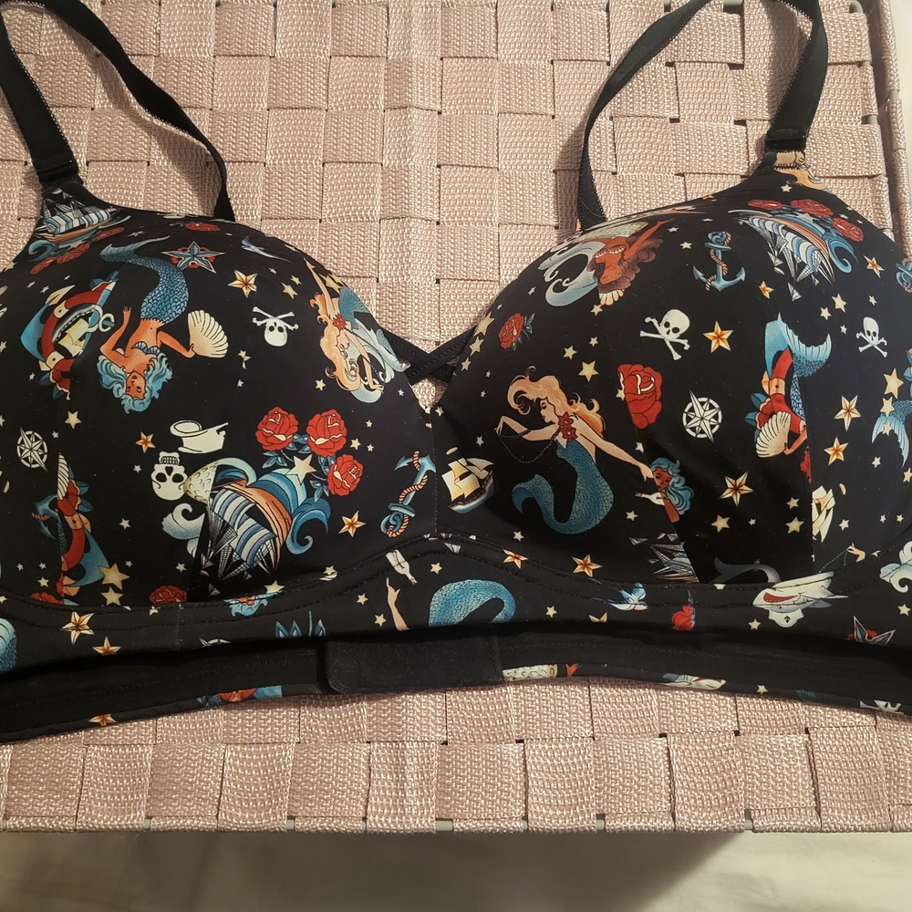 NWOT, Torrid Black Bra with Colorful Mermaid Design.